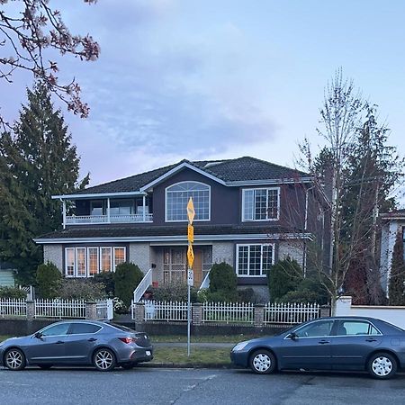 C And D Cozy Bedroom Vancouver Exterior foto