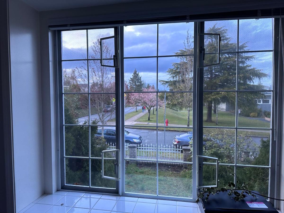 C And D Cozy Bedroom Vancouver Exterior foto