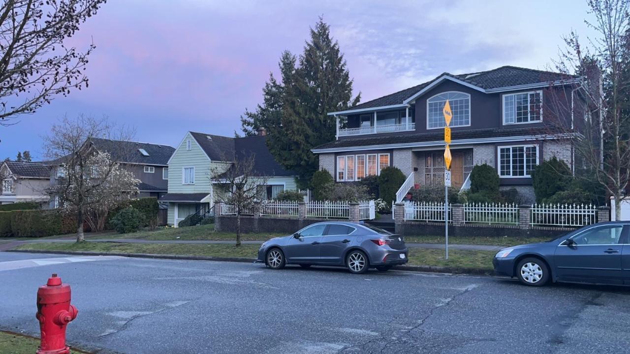 C And D Cozy Bedroom Vancouver Exterior foto
